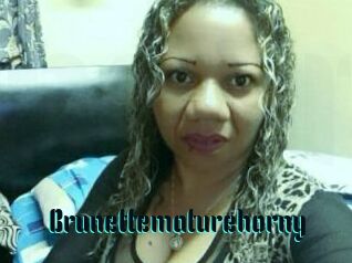 Brunettematurehorny