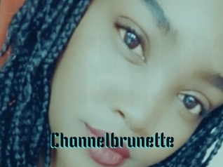 Channelbrunette