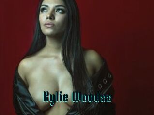 Kylie_Woodss