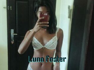 Luna_Foster
