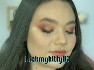 Lickmykitty02