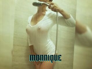 MONNIQUE_