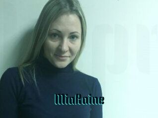 Mia_Raine
