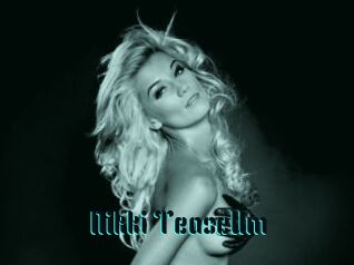Nikki_TeaseUm